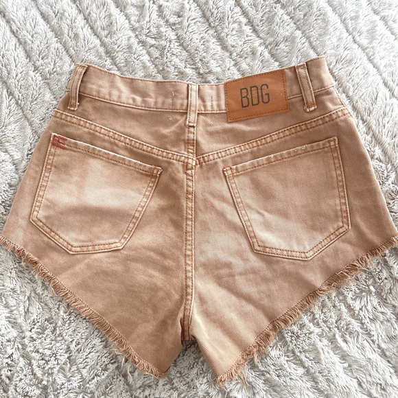 URBAN OUTFITTERS Jean shorts - Picture 2 of 3